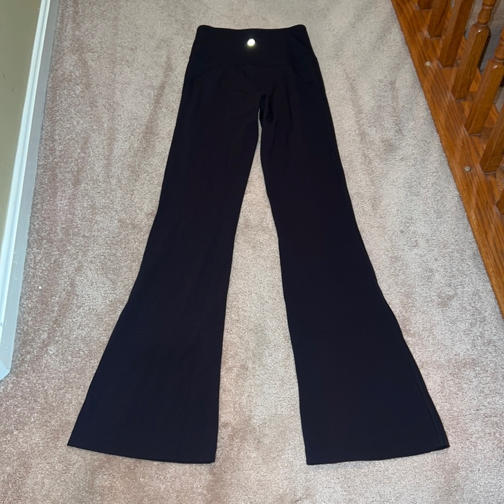 NWOT Lululemon super high rise groove pant nulu size 4/xs